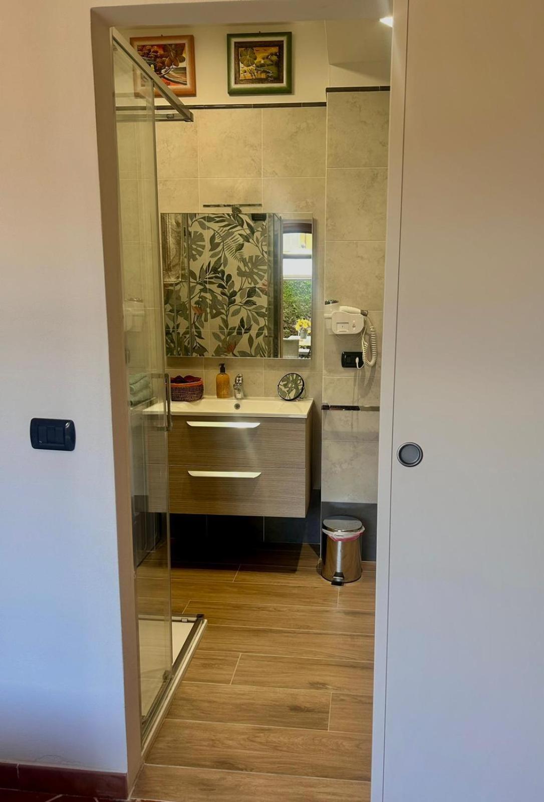 카스텔누오보베라덴가 Casa Paola Nel Chianti B&B 객실 사진
