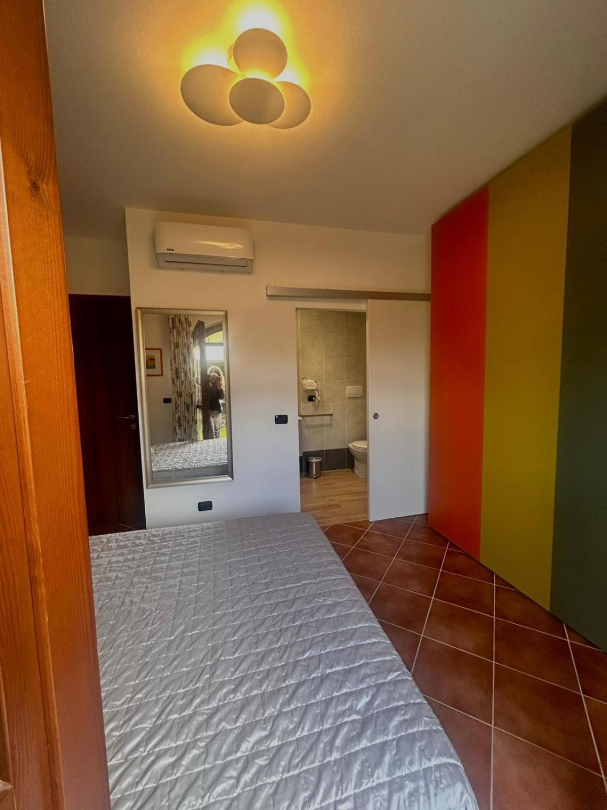 카스텔누오보베라덴가 Casa Paola Nel Chianti B&B 객실 사진