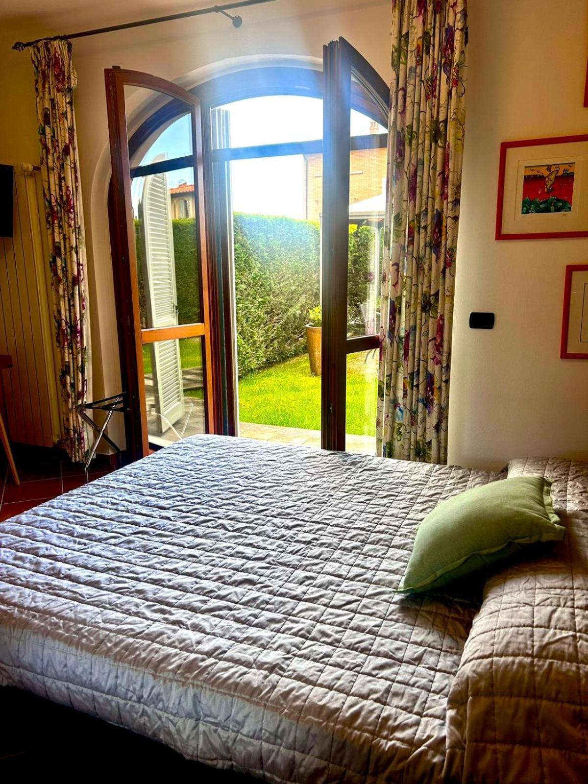 카스텔누오보베라덴가 Casa Paola Nel Chianti B&B 객실 사진