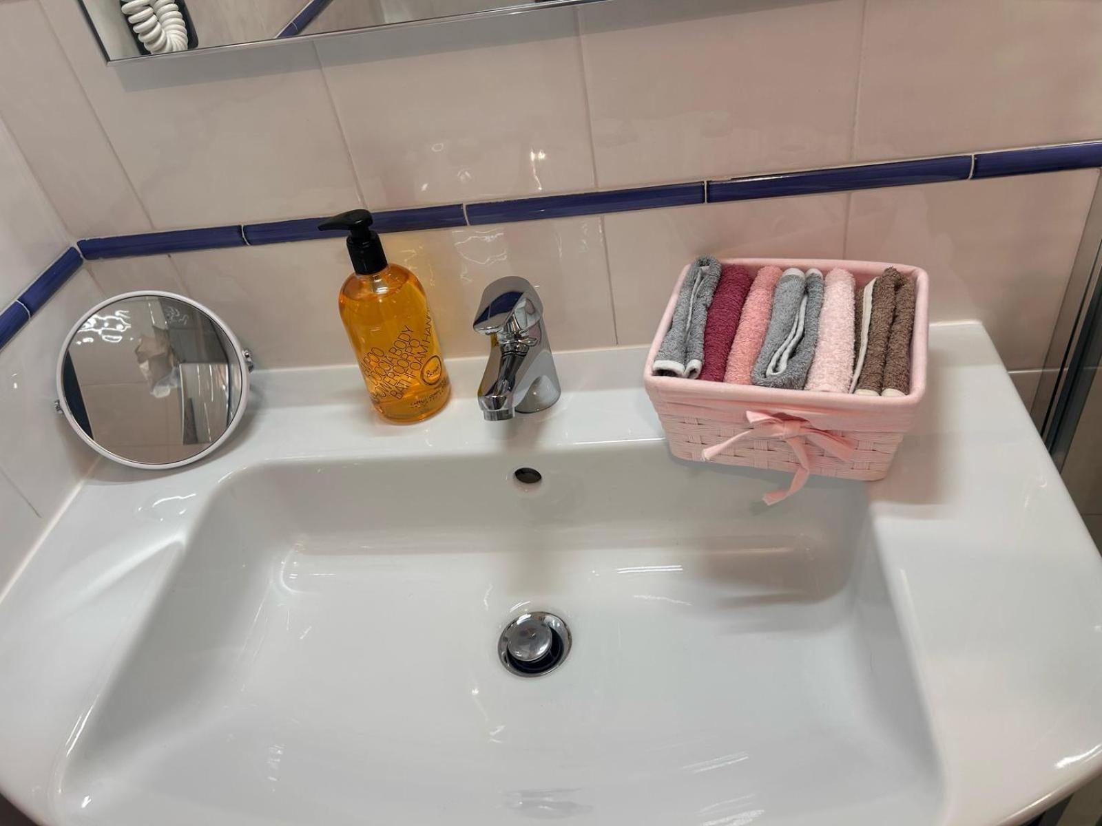 카스텔누오보베라덴가 Casa Paola Nel Chianti B&B 객실 사진